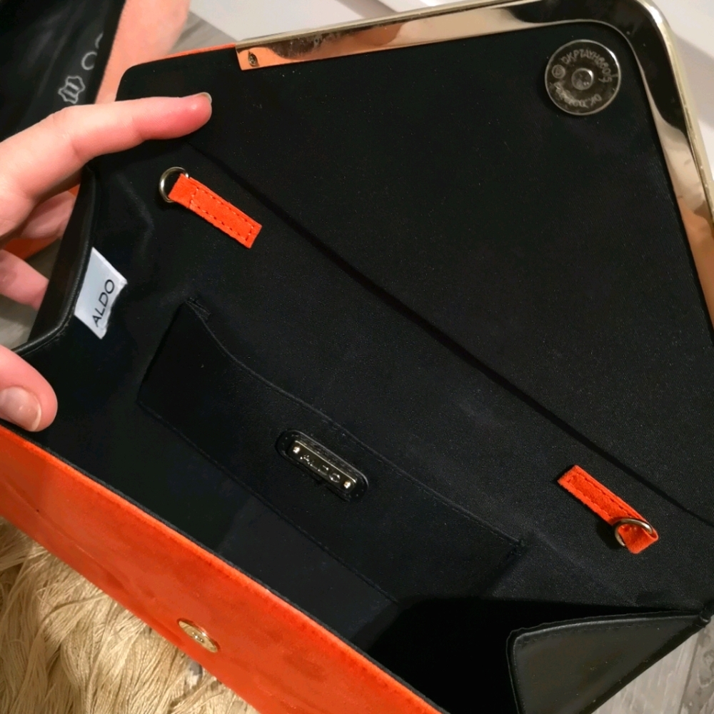 Two tone clutch